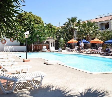 Miranta Hotel - Apartments & Studios Aegina ภายนอก รูปภาพ
