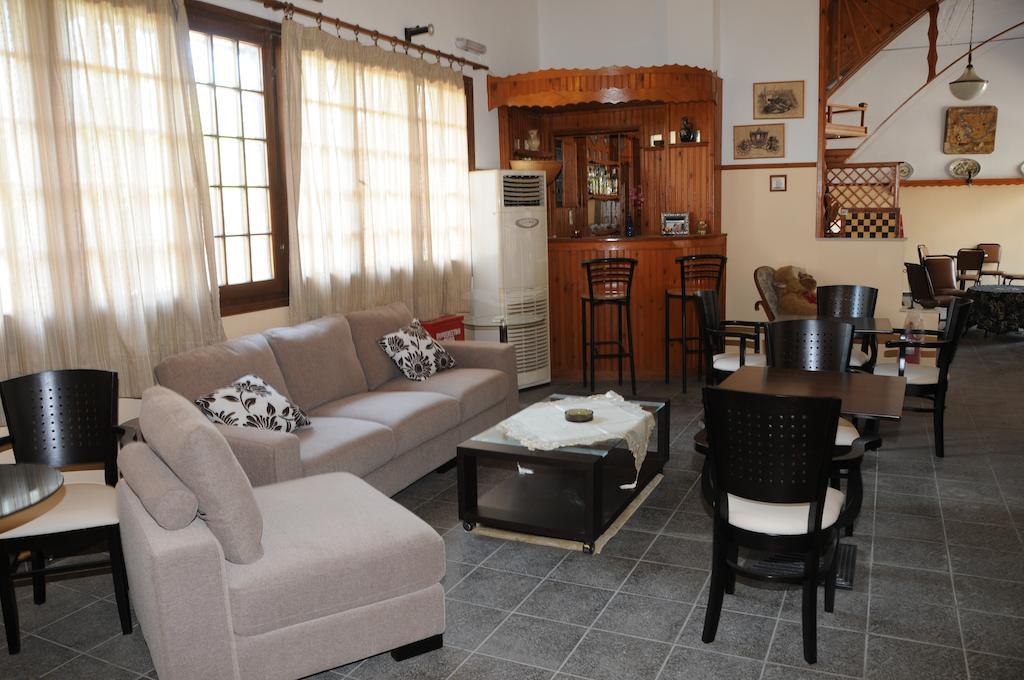 Miranta Hotel - Apartments & Studios Aegina ภายนอก รูปภาพ