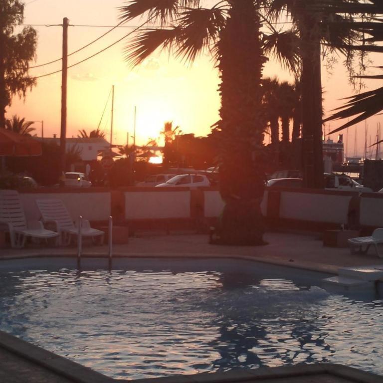 Miranta Hotel - Apartments & Studios Aegina ภายนอก รูปภาพ