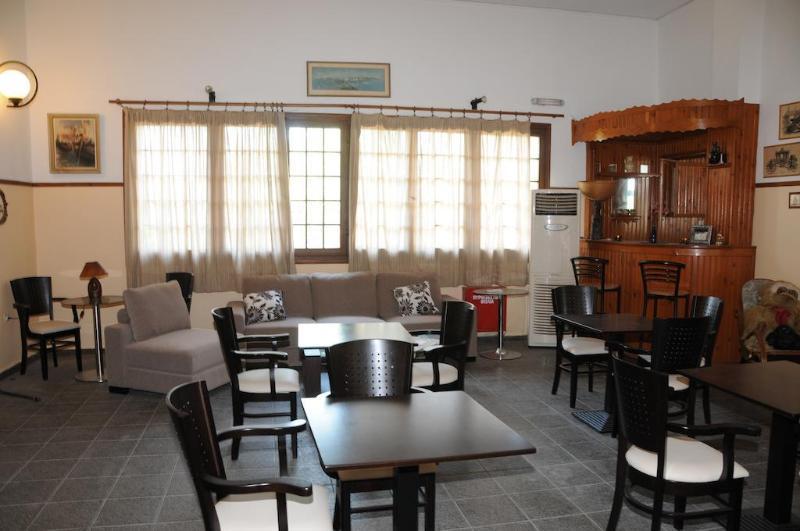 Miranta Hotel - Apartments & Studios Aegina ภายนอก รูปภาพ