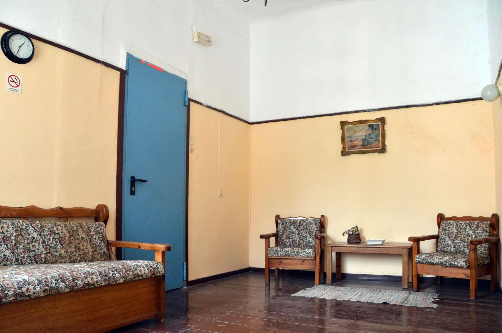 Miranta Hotel - Apartments & Studios Aegina ภายนอก รูปภาพ