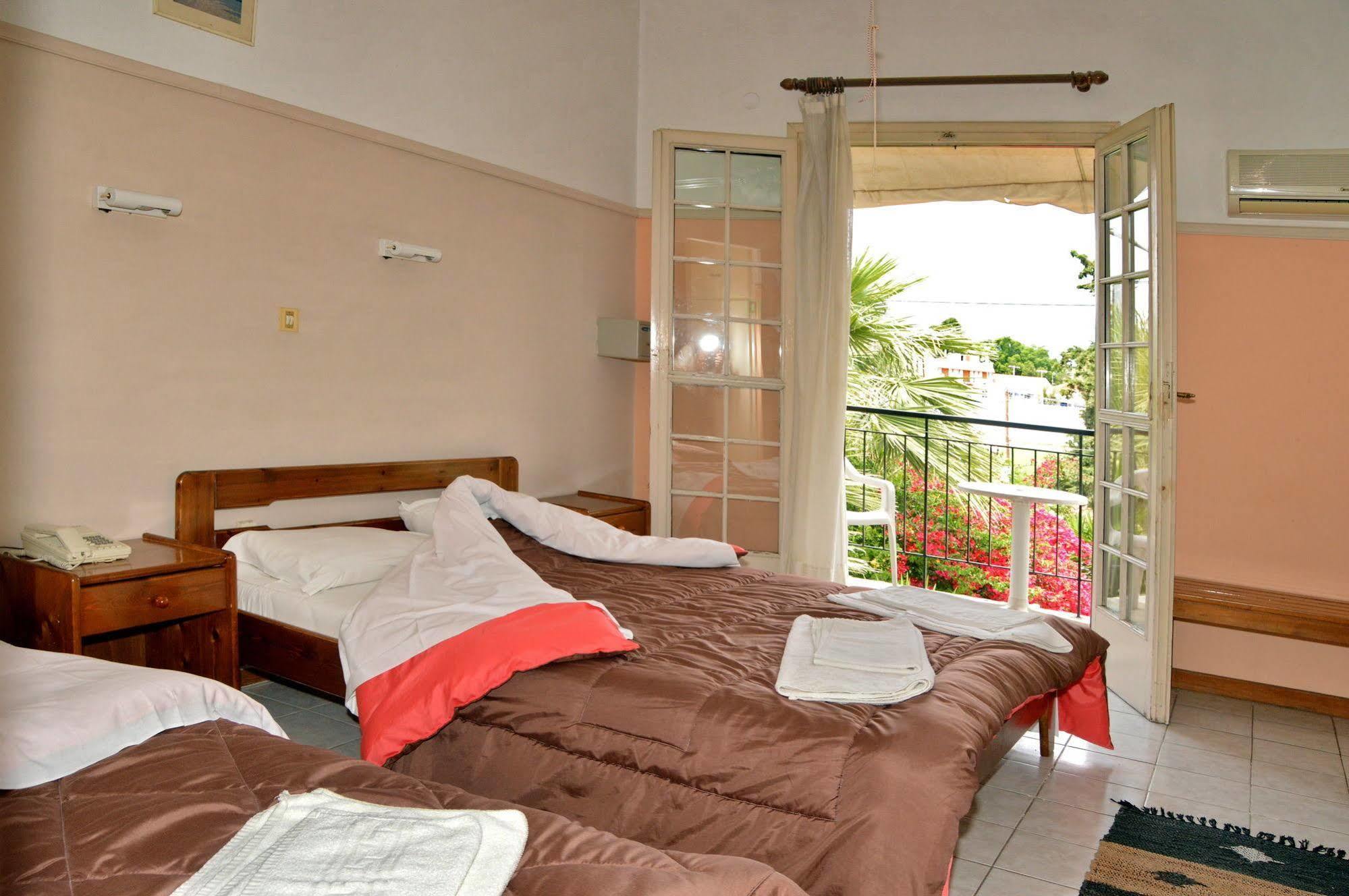 Miranta Hotel - Apartments & Studios Aegina ภายนอก รูปภาพ