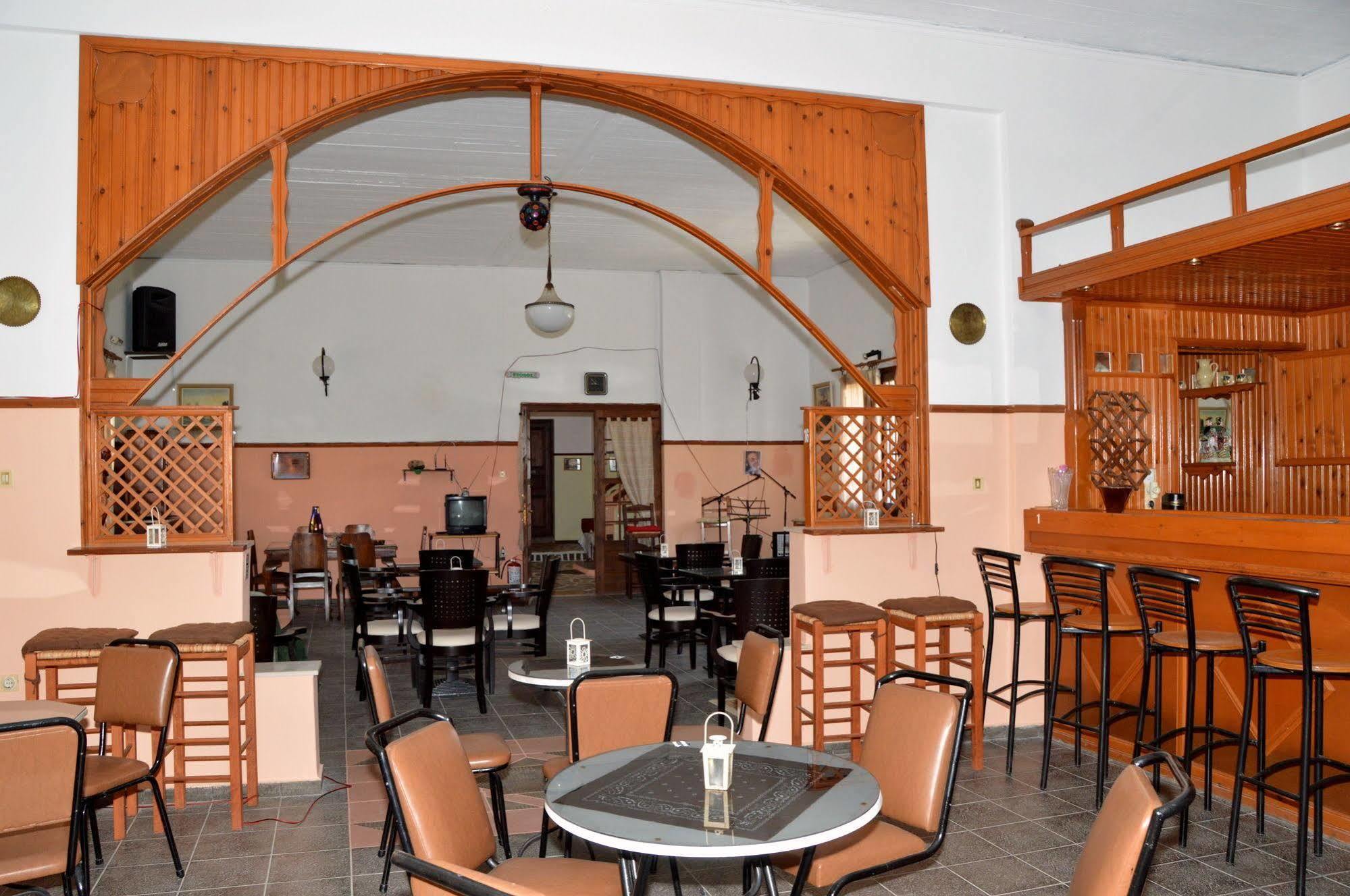 Miranta Hotel - Apartments & Studios Aegina ภายนอก รูปภาพ