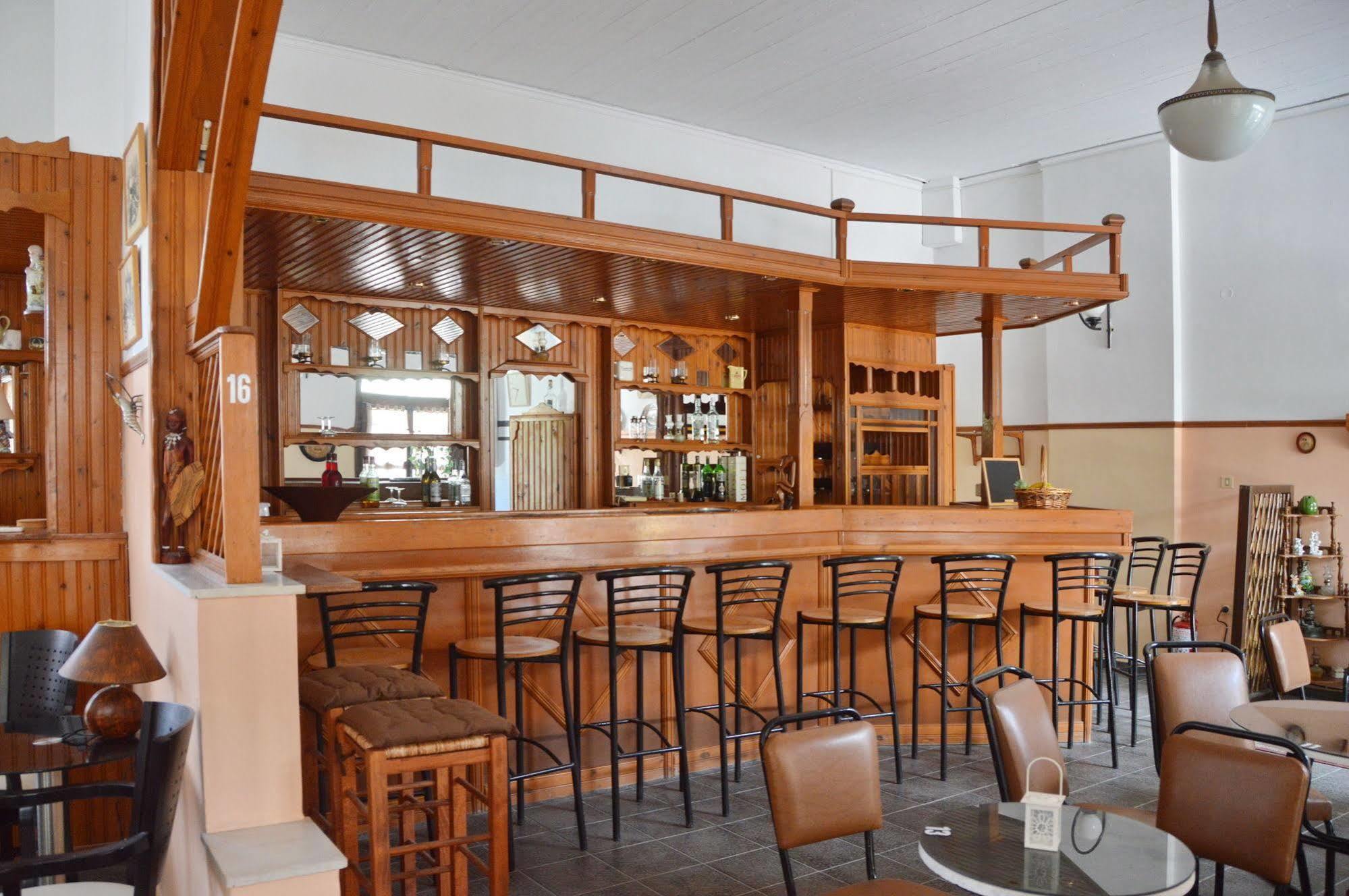 Miranta Hotel - Apartments & Studios Aegina ภายนอก รูปภาพ